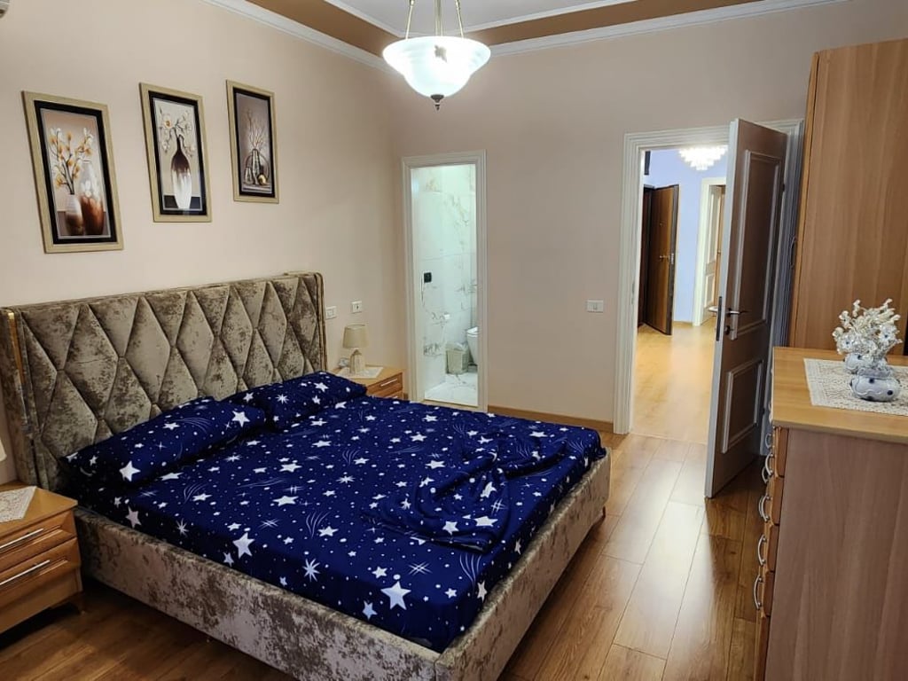 2+1+2 Apartment for Rent on Zogu 1 Boulevard, near Flori Farma. Price: 650 euros