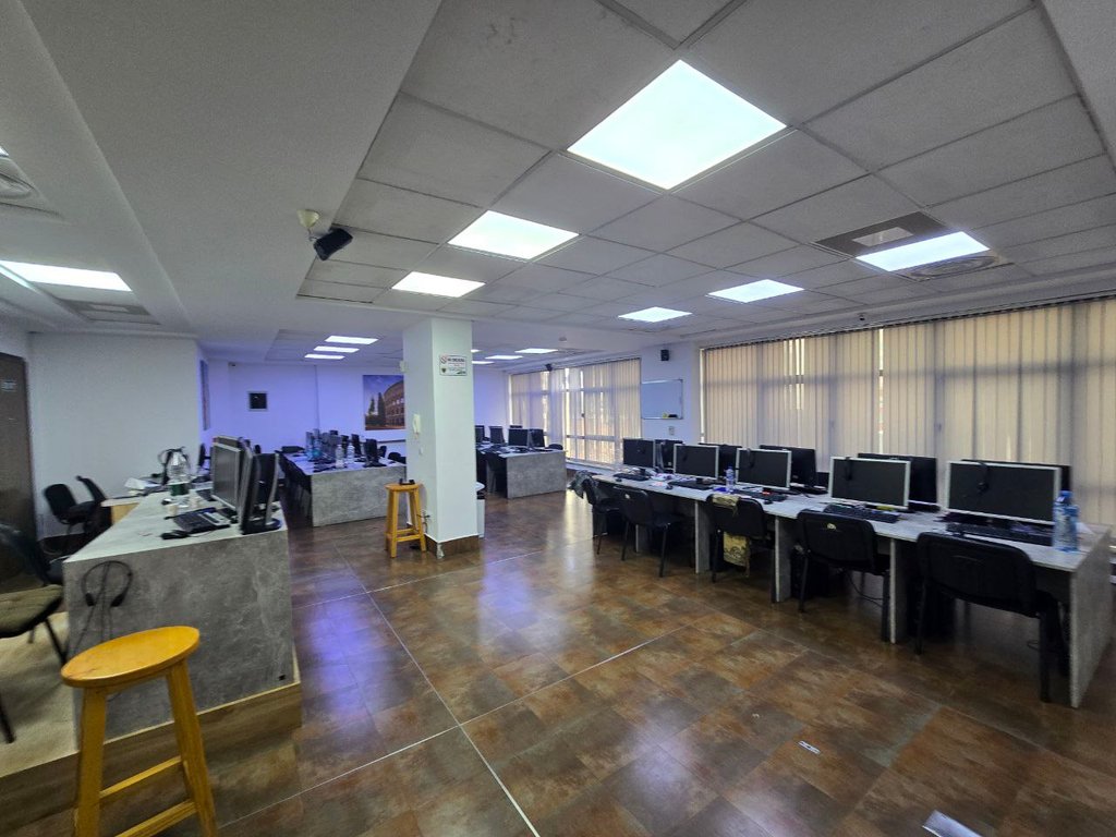 OPEN SPACE OFFICE ENVIRONMENT FOR RENT IN THE CENTER OF TIRANA!