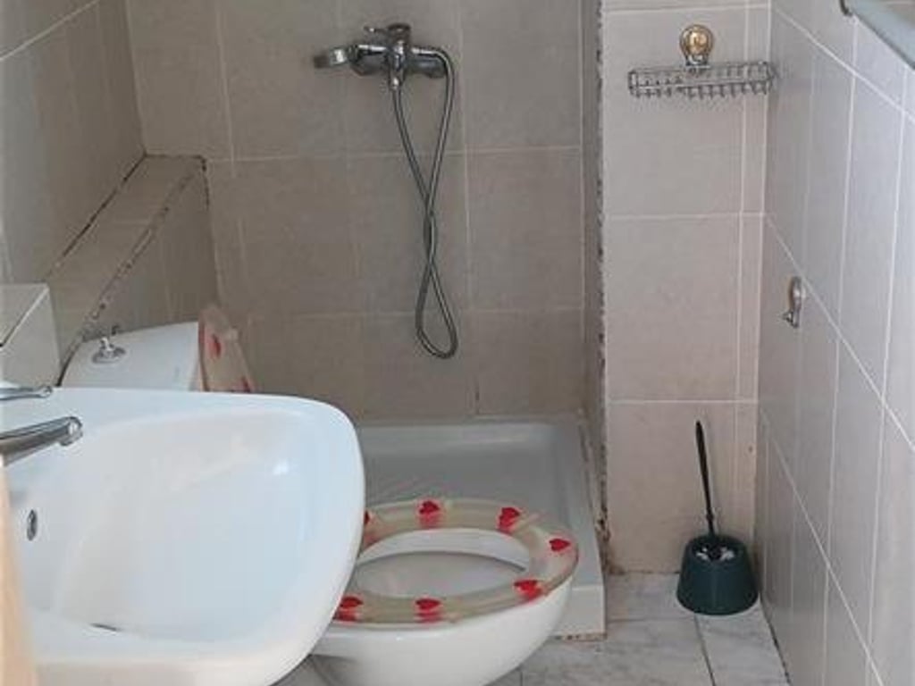 Affittasi Appartamento 1+1, 21 dicembre, oltre il vigile del fuoco, via Frosina Plaku Prezzo: 450 euro