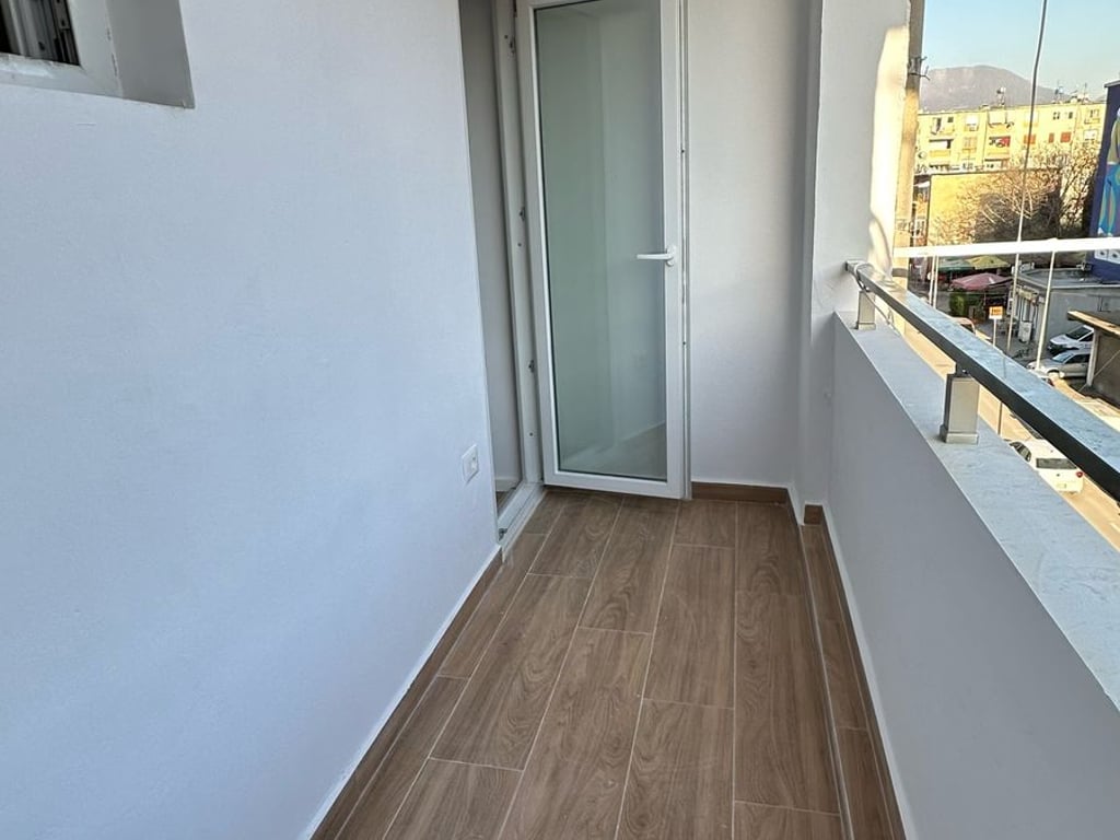 2+1 per SHITJE te Ish Parku i Autobuzave