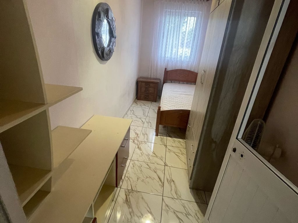 A 1+1 entrance is for rent in Don Bosko near Bar Artisti.