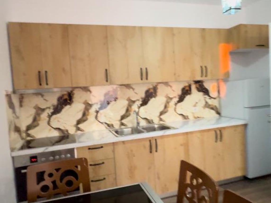 Apartament me qera  2+1