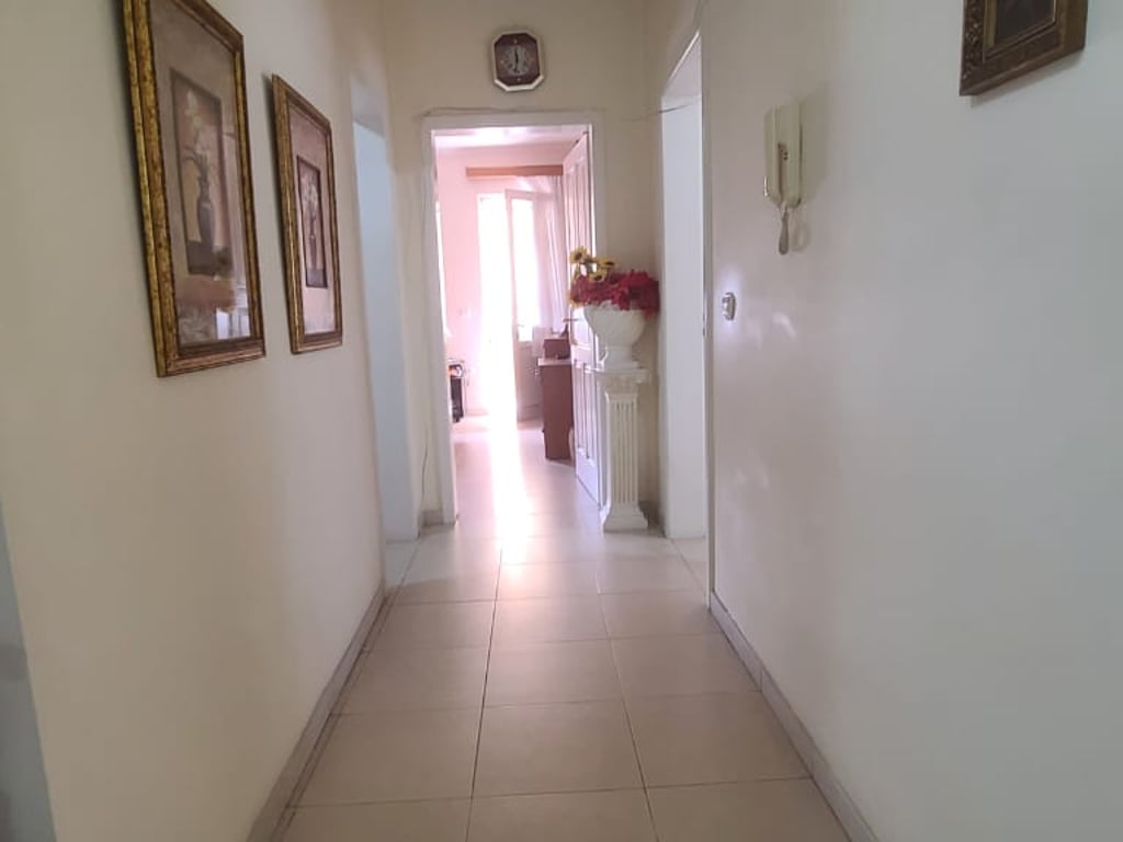 Shitet Apartament 2+1 tek Komuna e Parisit!