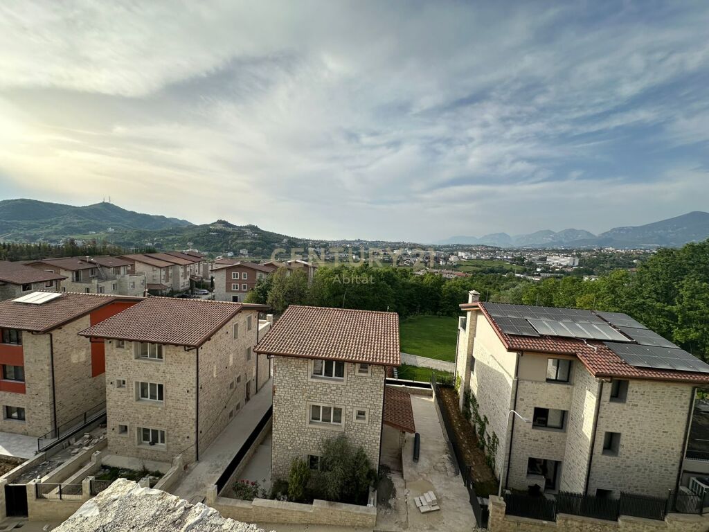 Secret Garden Residence: Villas for Sale