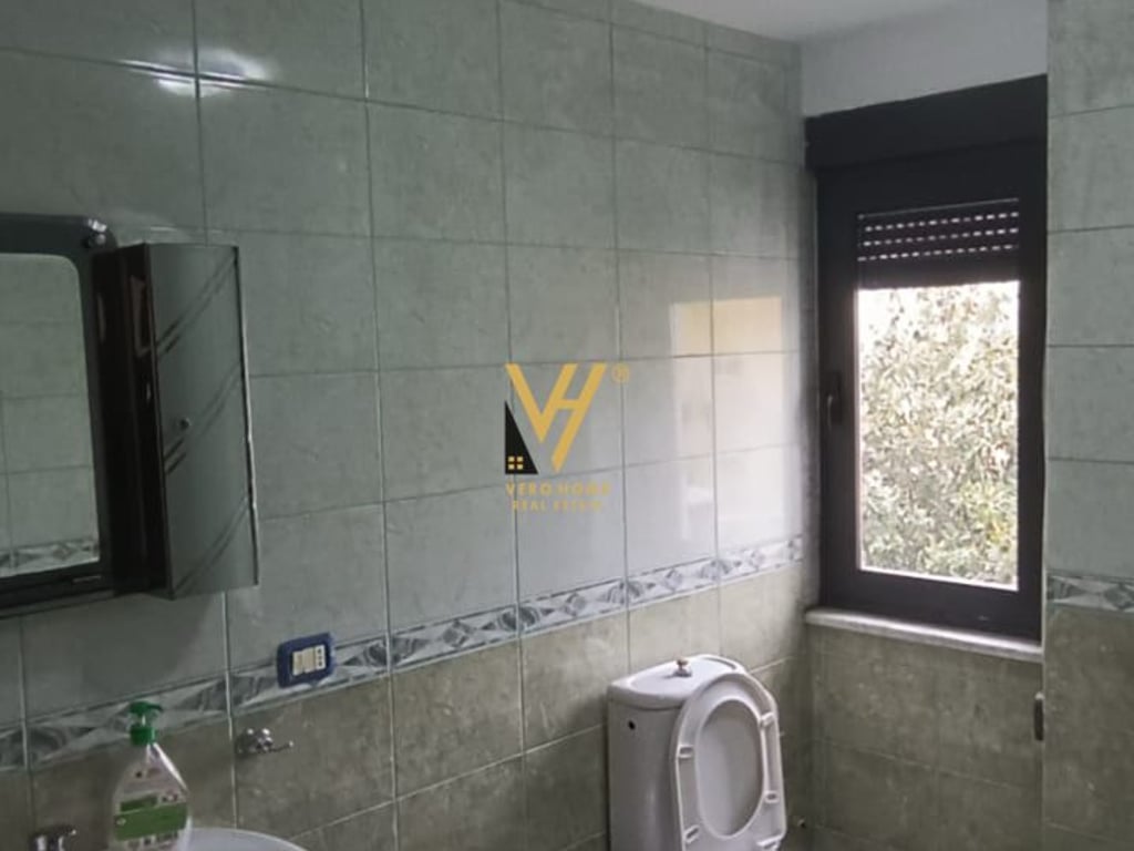 AFFITTASI APPARTAMENTO PRIVATO A 21 DICEMBRE 40.000 LEKË