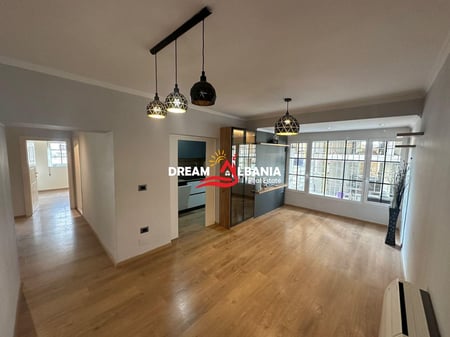 Ambiente ufficio in affitto in via Myslym Shyri, presso Shallvaret (ID 4261962)