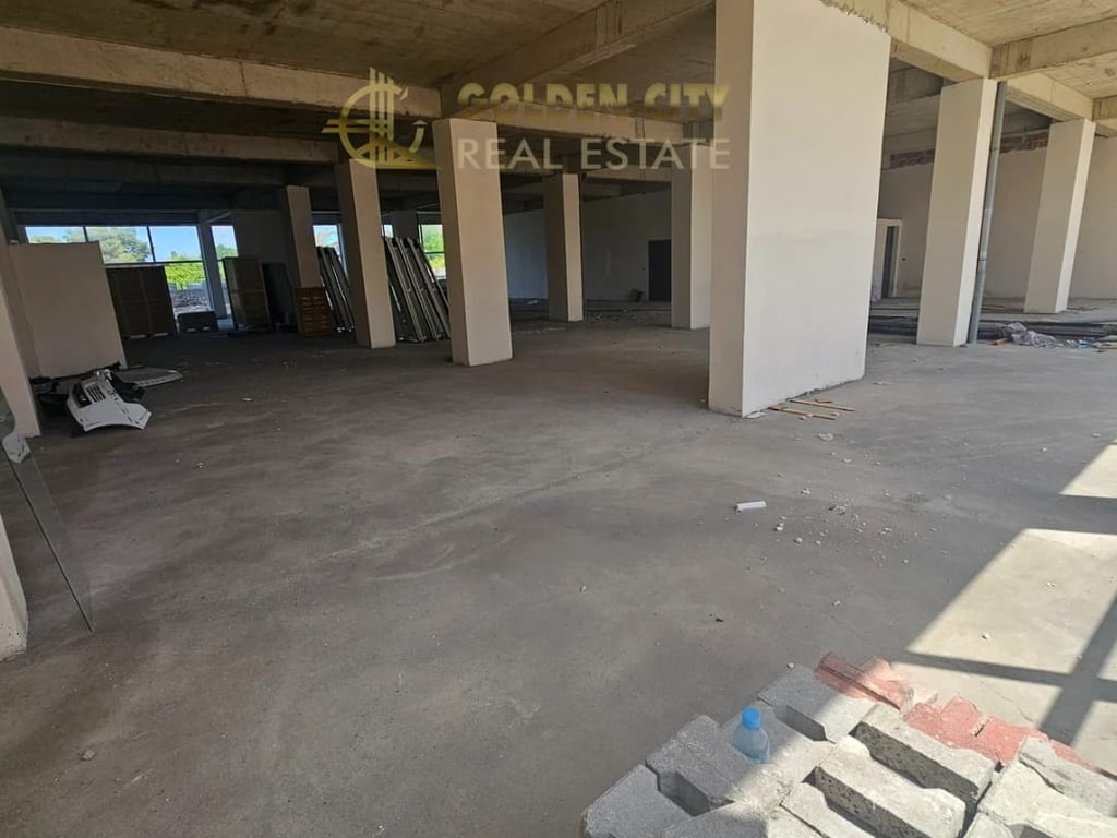 Jepen me qira ambiente biznesi në zonën Spitalle – 600 m² &amp; 240 m²