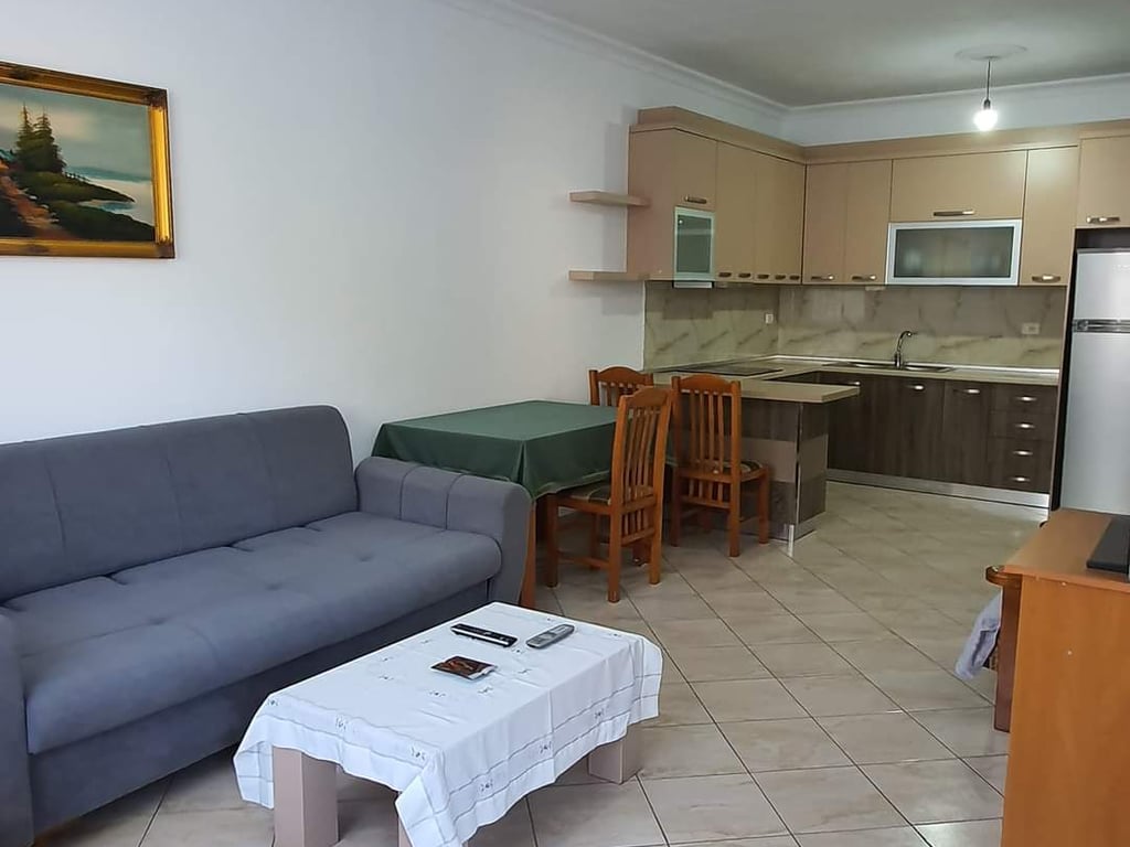 Apartament 1+1 me qera per plazhista, Lungomare, Vlore