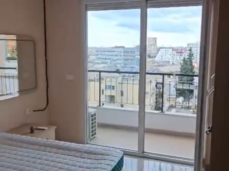 Jepet me qera Apartamenti 1+1 , Ish Restorant Durresi prane Raiffeisen Bank Cmimi: 500 euro