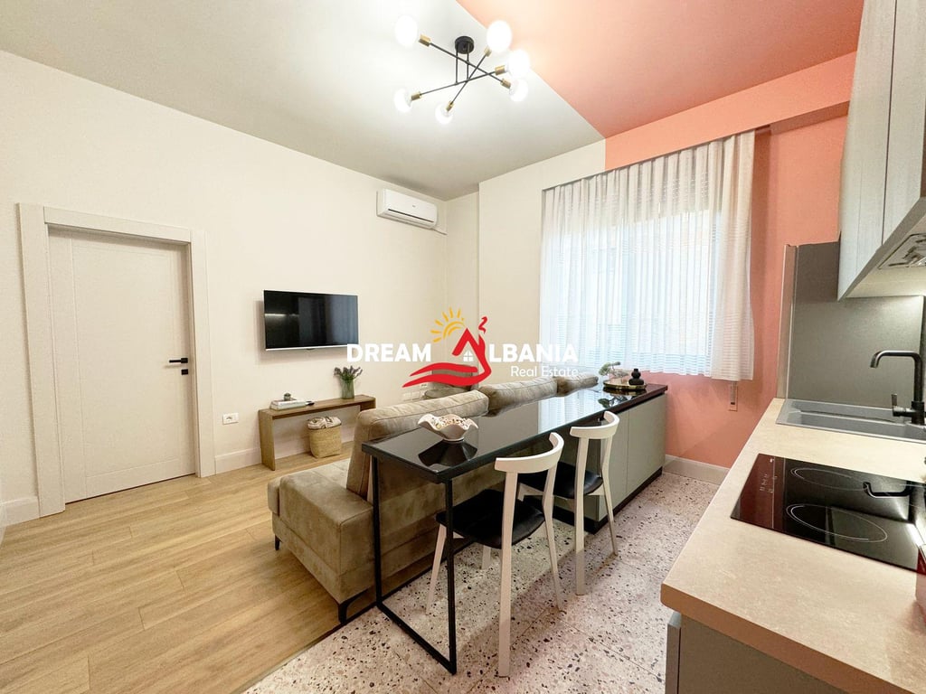 Jepet me qera super apartament 1+1 ne qender, prane Pazarit te Ri, Tirane (ID 42111372)