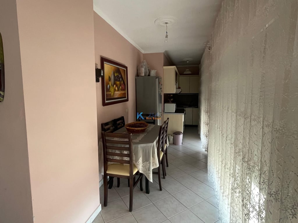Apartament 2+1 per qira ne rrugen Dritan Hoxha, afer Intesa SanPaolo 