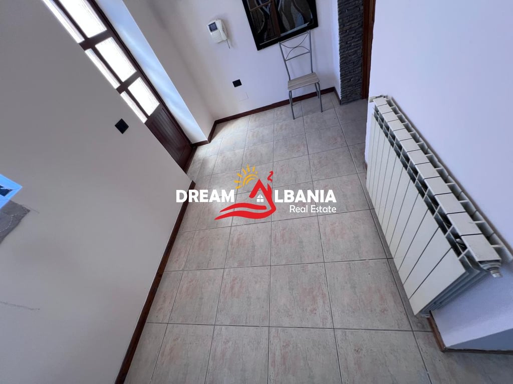 Villa in affitto in Via Elbasanit, vicino alle Ville Tedesche a Tirana (ID 4251357)