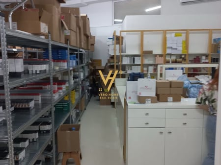 NEGOZIO 138 M2 AL GIARDINO ZOOLOGICO 300.000 EURO
