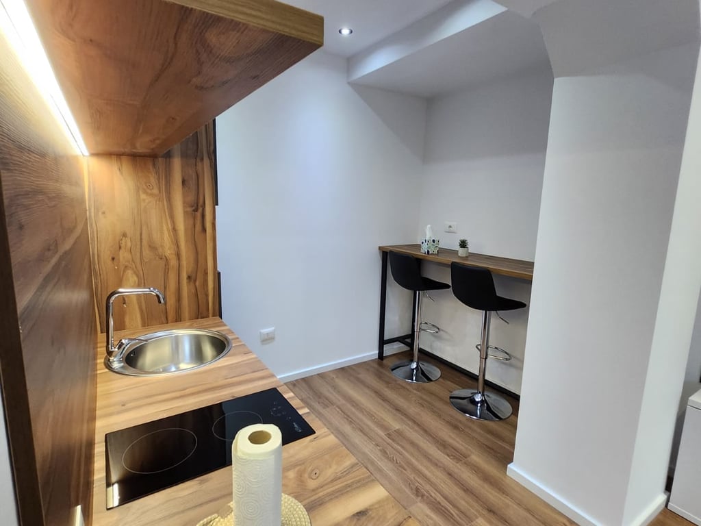 ✨ OFFICE 1+1 FOR RENT, SQUARE 21 ✨