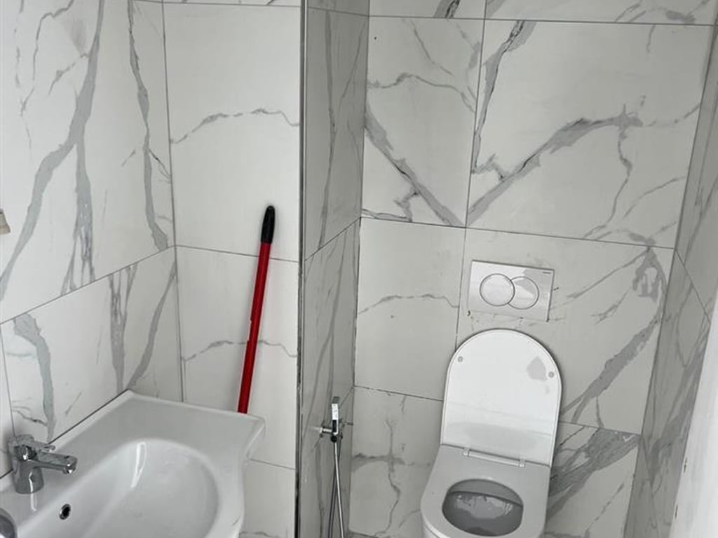 AMBIENT PER ZYRA ME QIRA TE LAKE VIEW RESIDENCE