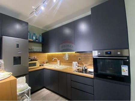 Vendesi appartamento 2+1 in Via Kavajes!