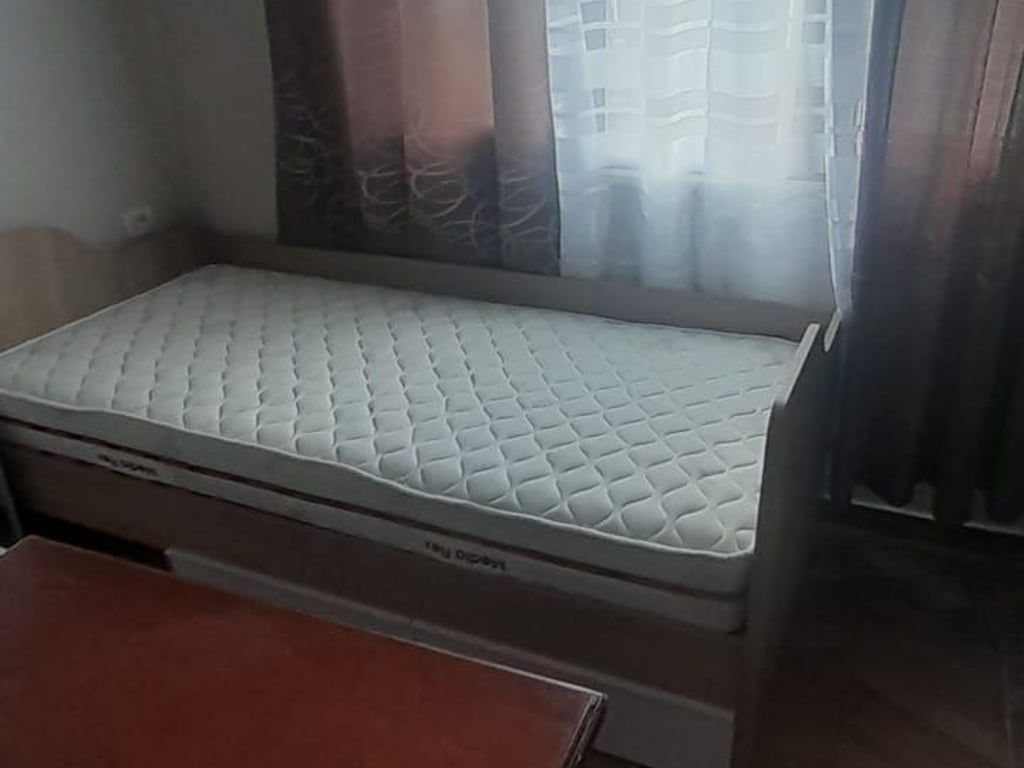 Monolocale in affitto a Tirana, St i Trenit/Dispenceria (300 Euro)