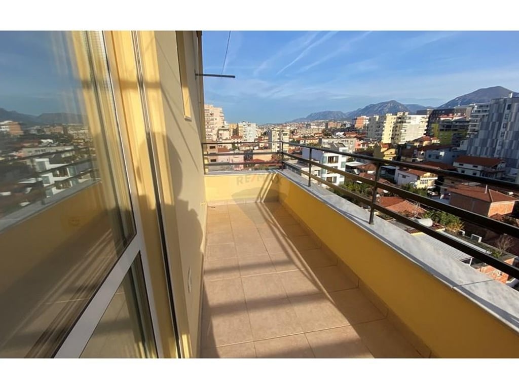 Jepet me qera 2+1+2 te Selvia