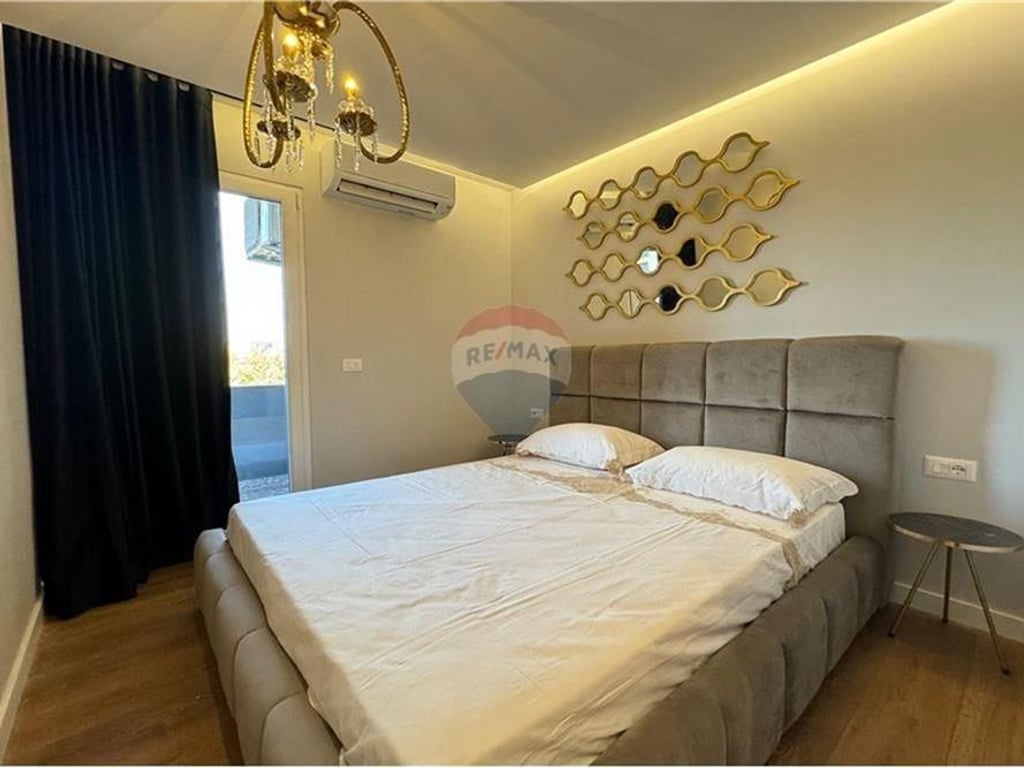 Shitet Apartament 2+1