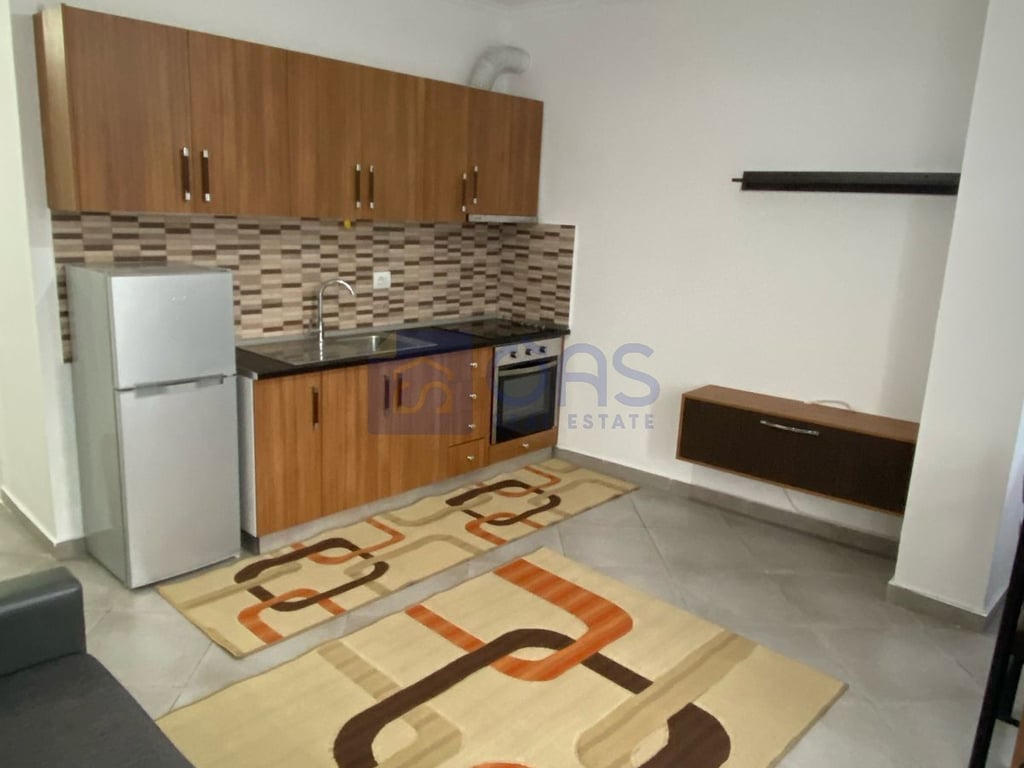 Affittasi appartamento 1+1 ad Astir 400 euro.