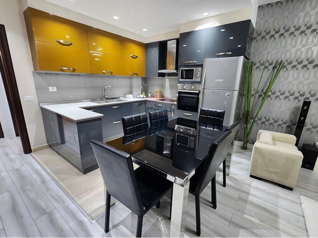 Apartament 2+1 per qira te Kodra e Diellit!