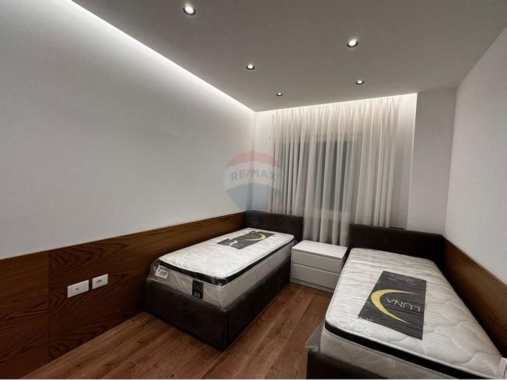 Apartament 2+1+2 me qira tek Kopshti Botanik! 1300€