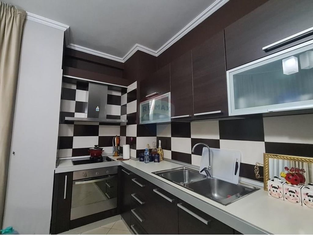 Apartament 3+1+2 ne shitje ne Yzberisht!