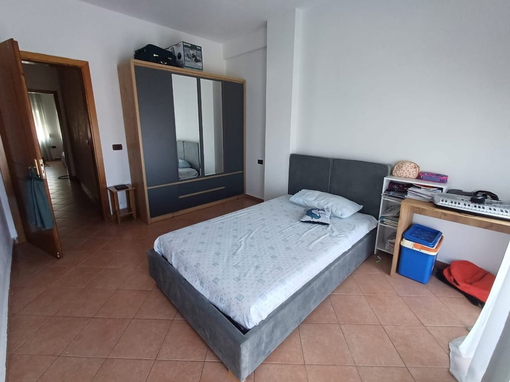 Jepet me qera apartament 2+1 ne Don Bosko 500 euro