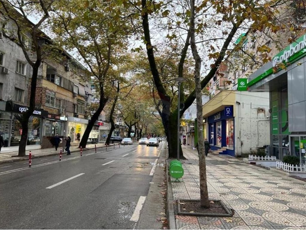 Commercial space for sale on Myslym Shyri Street.