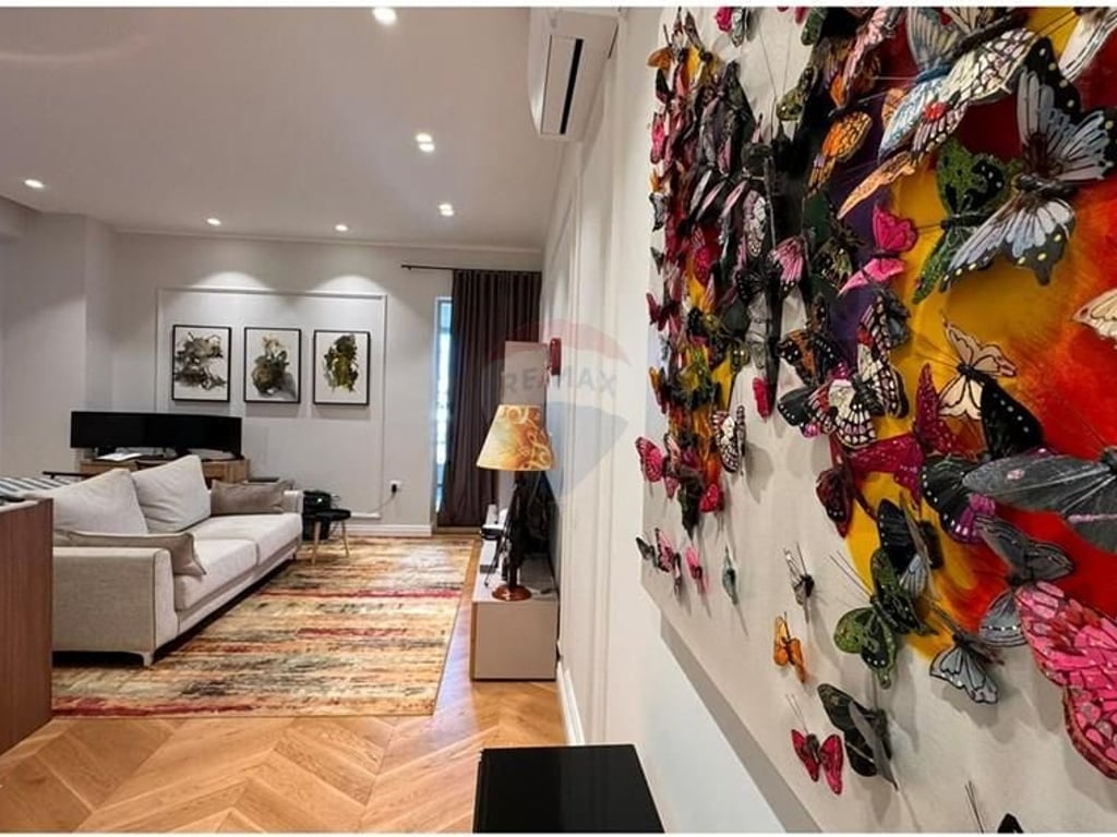 Apartament luksoz prane Parkut te Liqenit!!!! Perfshin post parkim