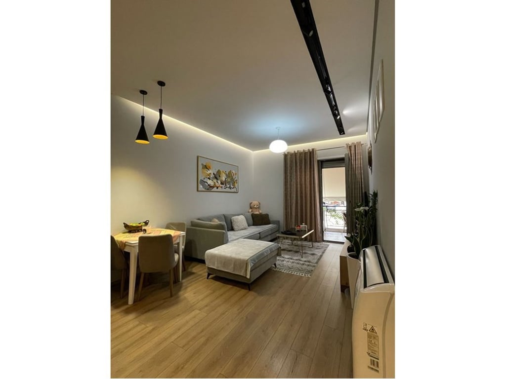 Jepet me qira apartament 1+1 tek Kompleksi Delijorgji .