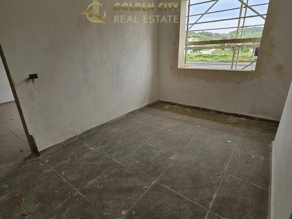 Shitet Apartament 1+1 