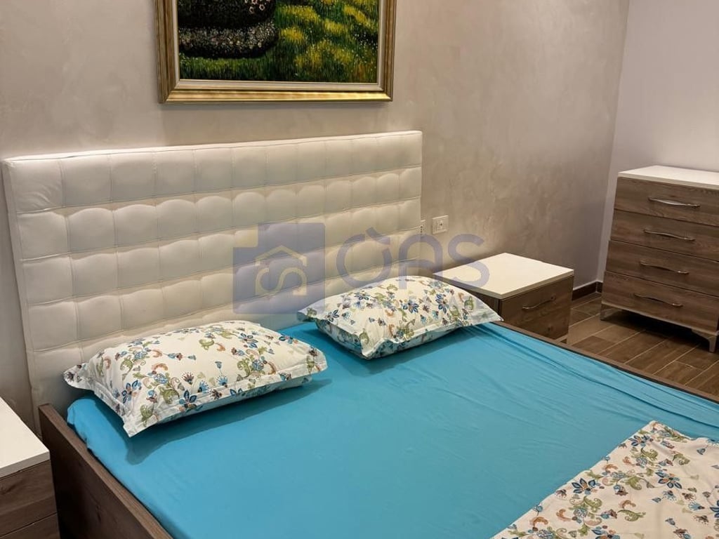 A 2+1 apartment is for rent on Kavaja Street for 600 euros.