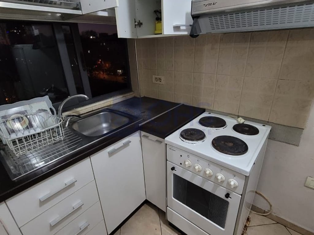 An apartment 1+1 is for rent in Bllok for 45,000 lek.