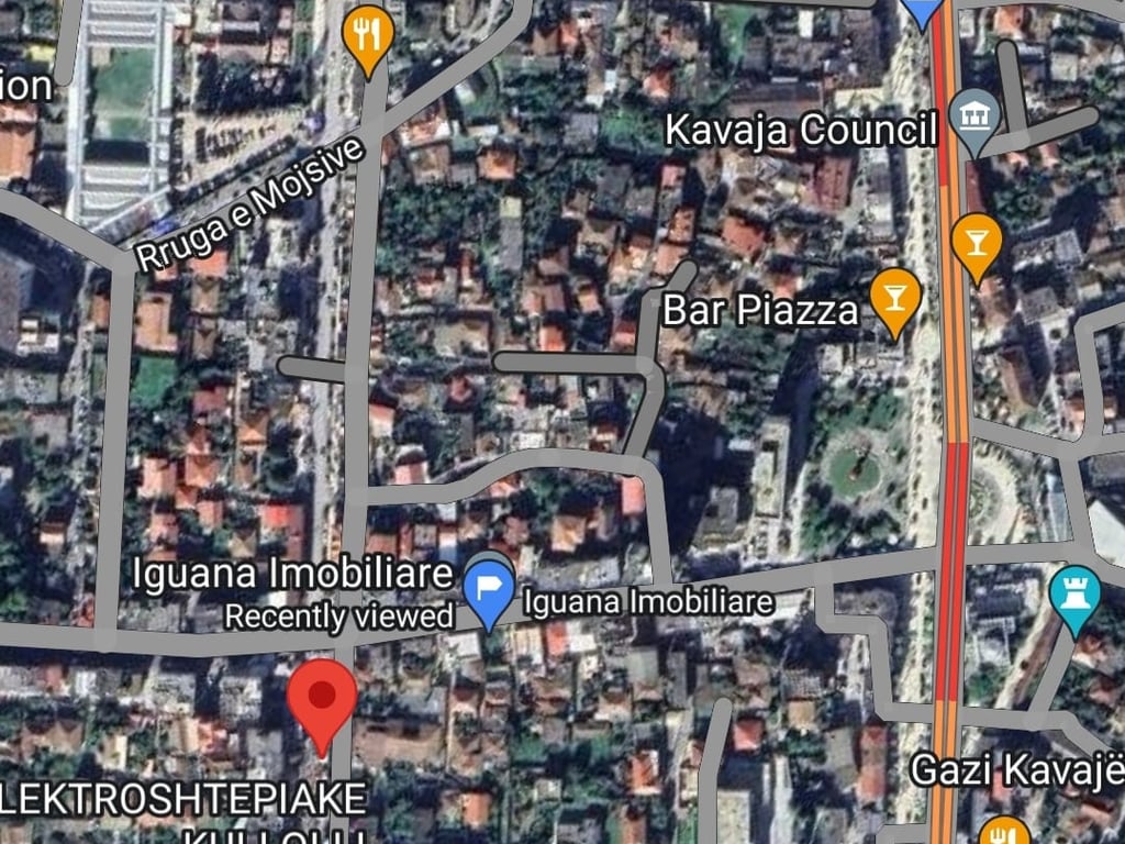 ⚜️Vendesi negozio vicino al lungomare di Kavaljon (ex negozi di biancheria, vicino all'incrocio della strada Skuraj)⚜️