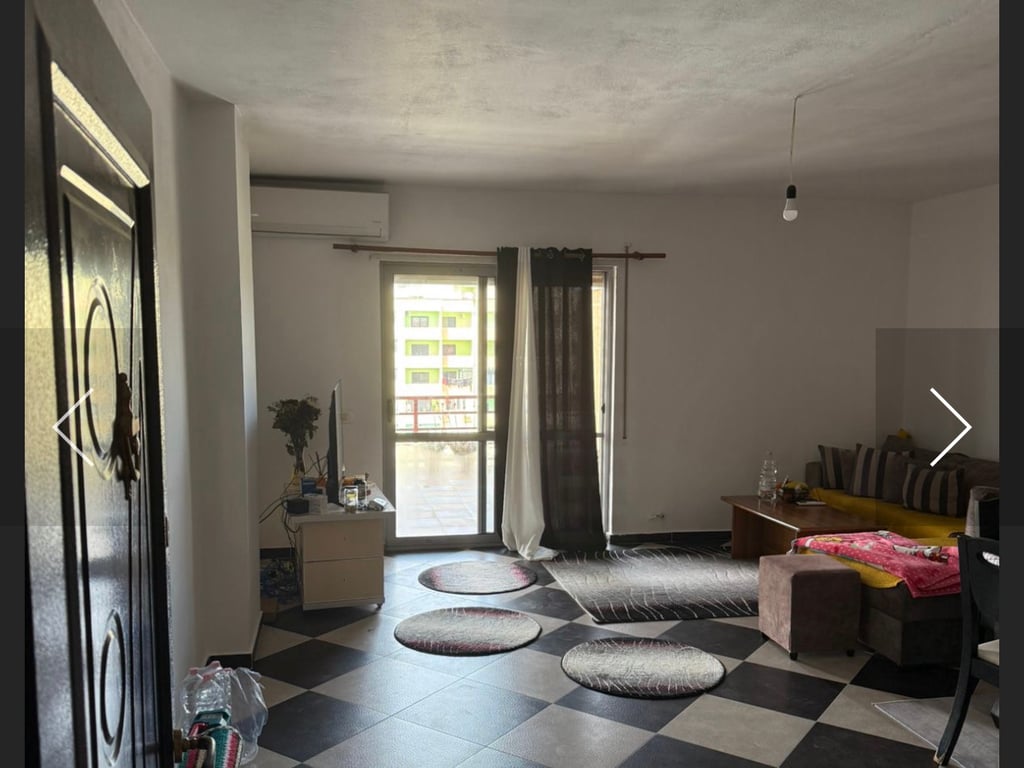 For sale: 2+1+2 apartment with a side view of the sea in Durres, beach.
