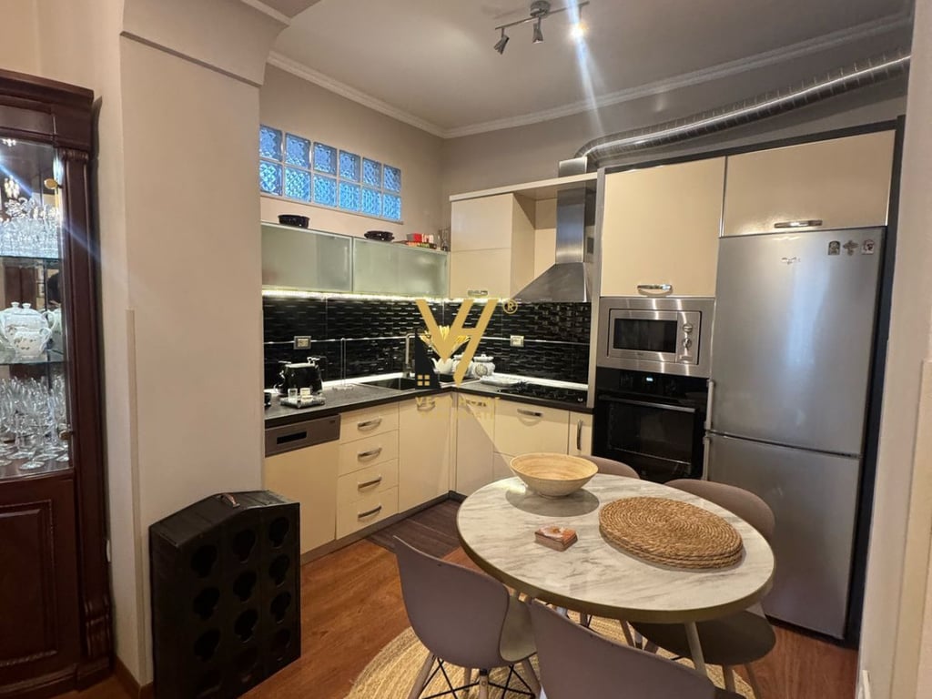 VENDESI APPARTAMENTO 3+1+2+GARAGE IN CENTRO 320.000 EURO