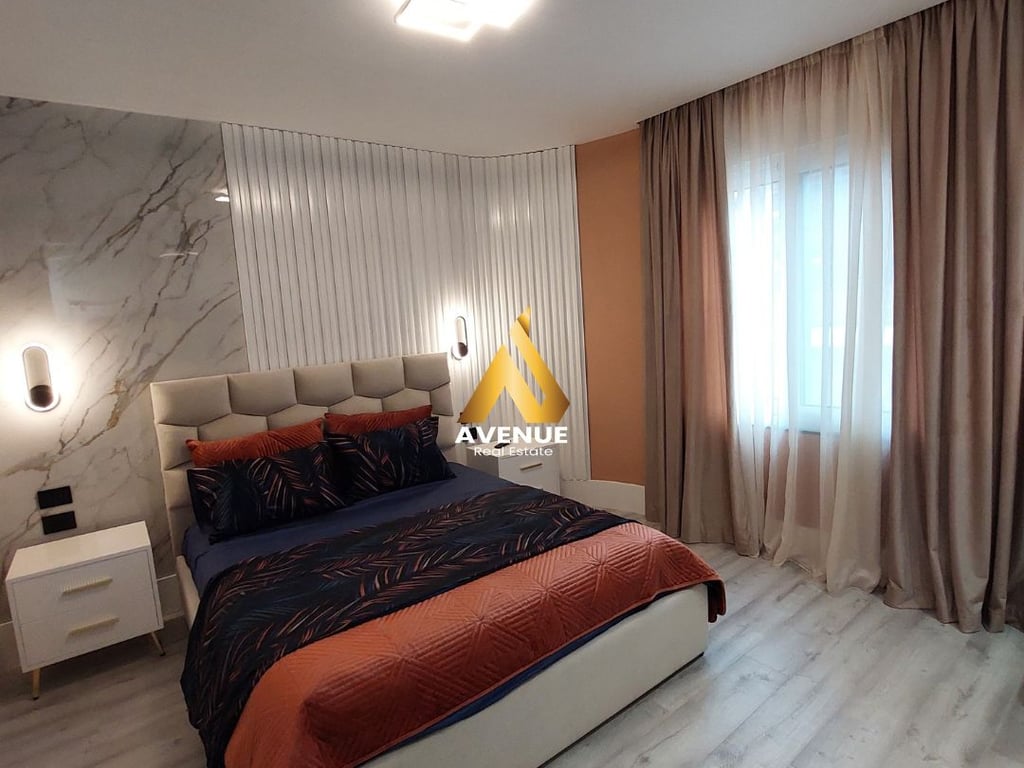 Jepet me Qira apartament 2+2+2 tualete Bllok, Tirane