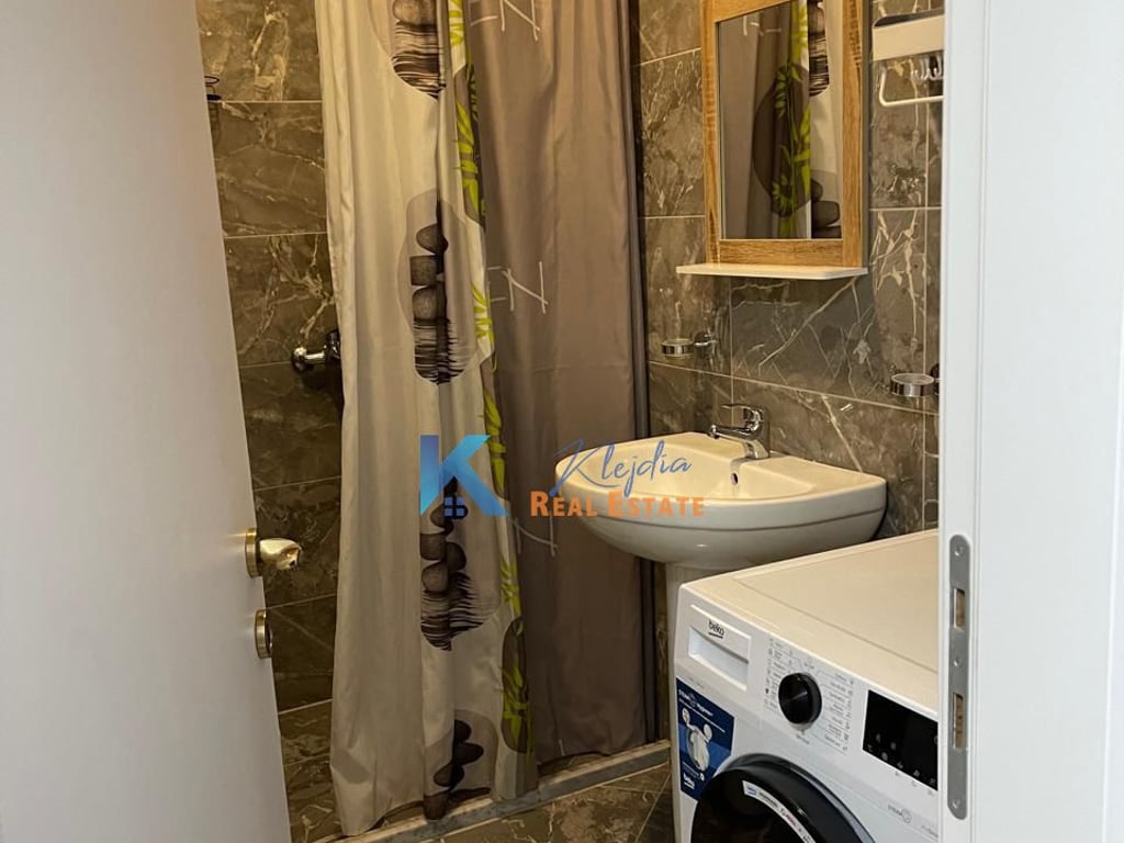 2+1 per qira qira te 21 Dhjetori, Kompleksi Star