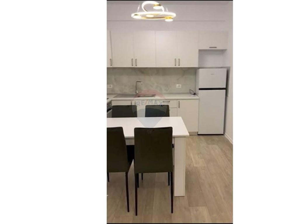 Jepet Apartament 2+1+2 me qira tek FZ