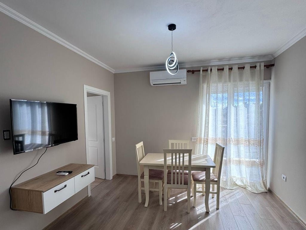 Jepet me qera apartament 2+1 ne Selite /500 Euro