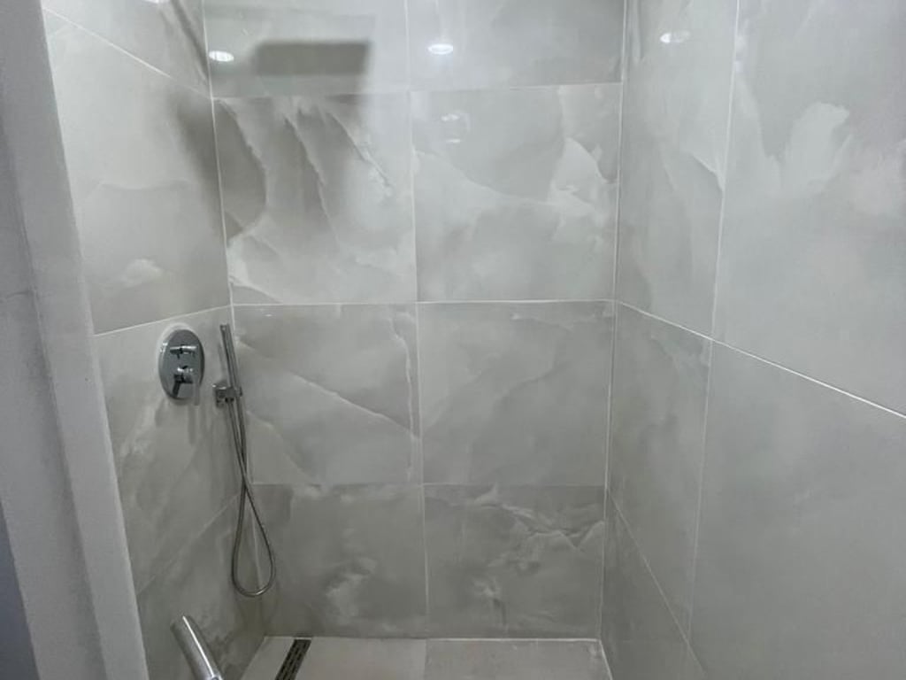 An apartment 1+1 is for rent, near the Municipality Overpass (Kodra e Diellit) next to Aldi market for 450,000 lek.