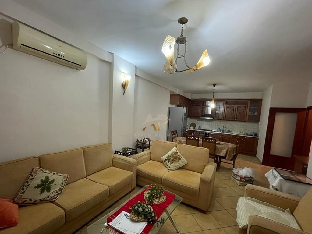 A 2+1 apartment is for rent on Bardhyl Street.