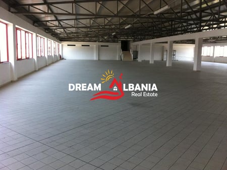 Magazine me qera ne Rrugen 5 Maji ne Tirane (ID 4281278)