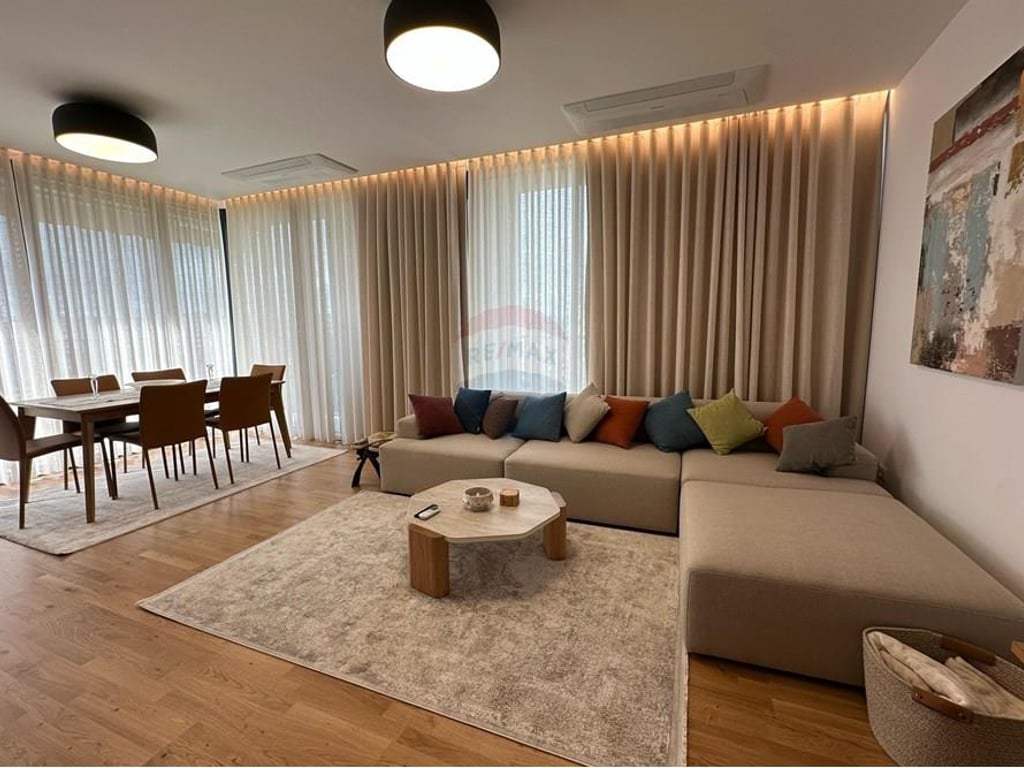 2+1 apartment with parking space for rent at Lake View.