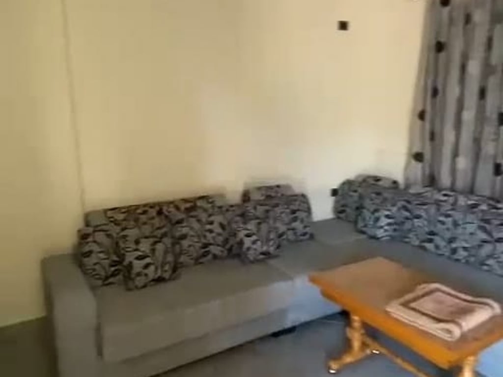 A 1+1 apartment is available for rent in Sauk te Ri.