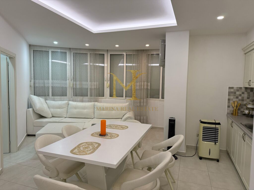 SHITET APARTAMENT 2+1 PRANE SHKOLLES BAJRAM CURRI !!