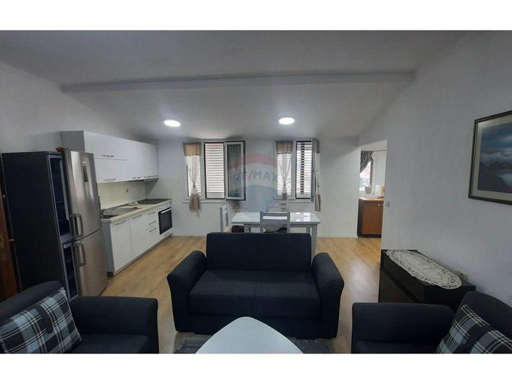 shitet apartament 1+1 ne MIhal Grameno