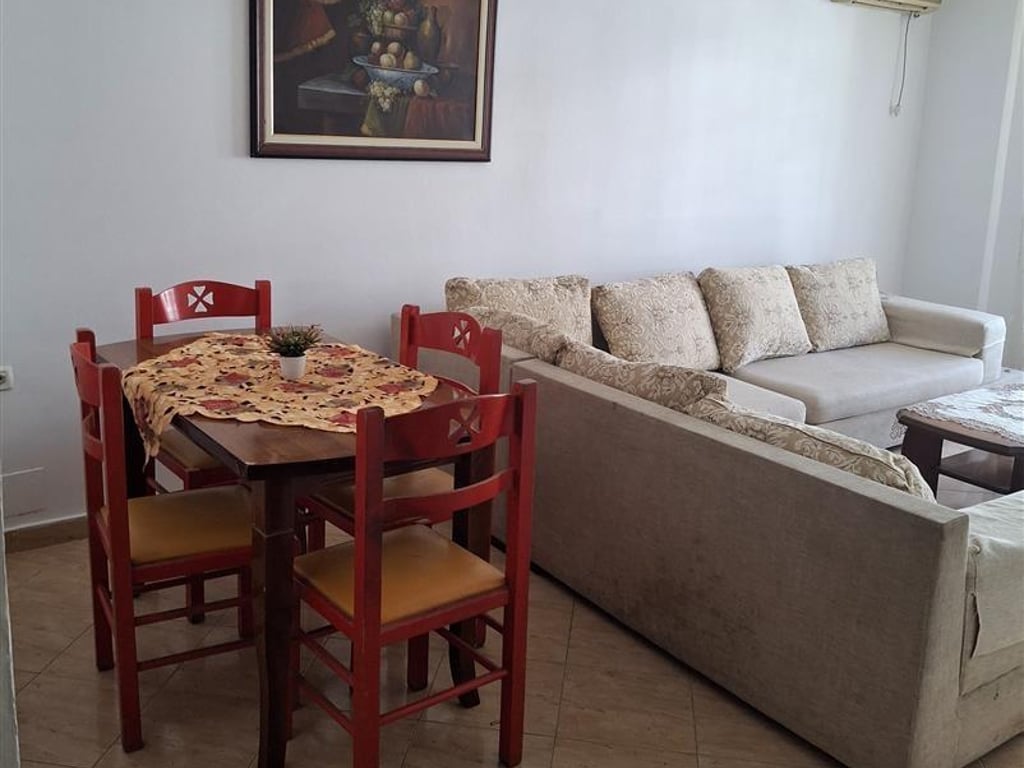 Affittasi Appartamento 1+1, Fresk vicino a Bunkart, Via Muhamed Deliu Prezzo: 320 euro