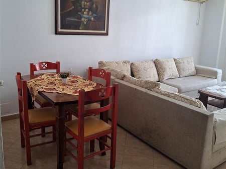 Affittasi Appartamento 1+1, Fresk vicino a Bunkart, Via Muhamed Deliu Prezzo: 320 euro